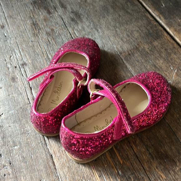 Mini Boden pink ruby slippers size 25 🩷⭐️ - Picture 2 of 3